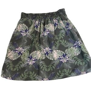 Mossimo tropical print lined pull on skirt. So cute perfect for Summer!